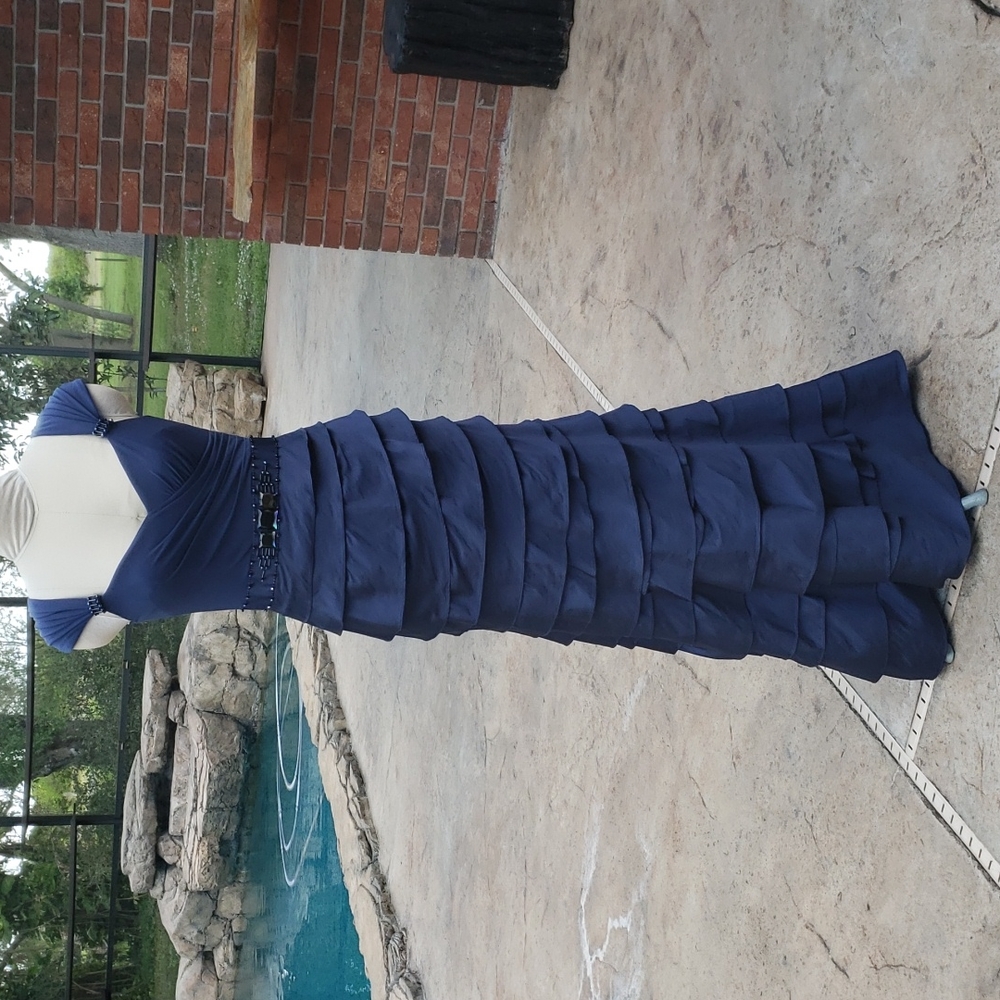 Exquisite rich blue Adrianna Papell evening gown